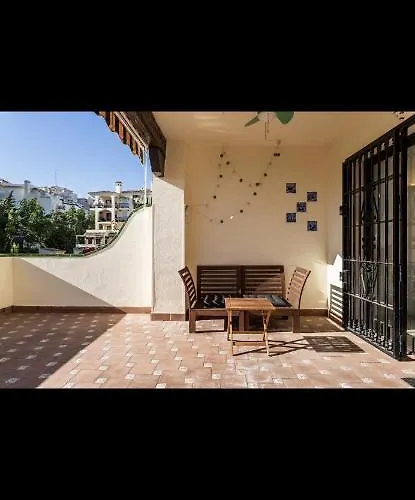 Seaside Serenity: 2br Getaway * Málaga