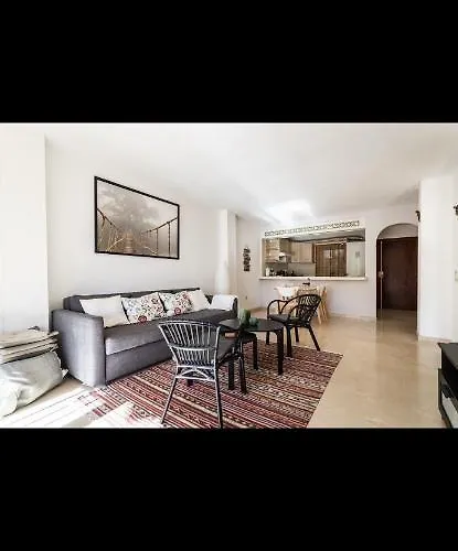 Seaside Serenity: 2br Getaway *